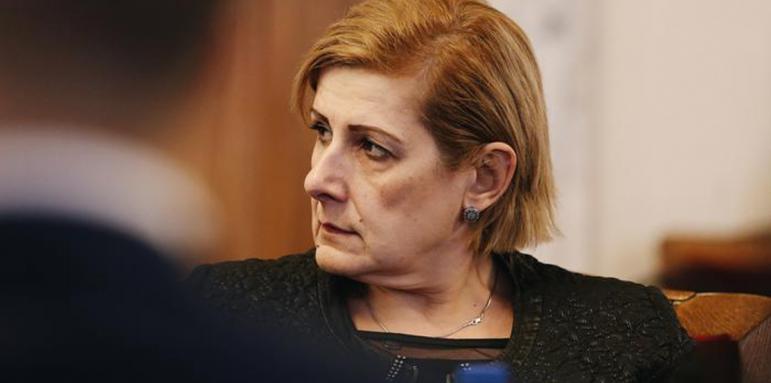 Всички искат Елена Гунчева, тя ги изненада